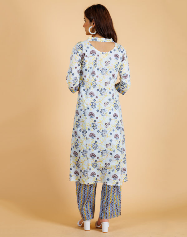 Women Stright Kurta - Image 6