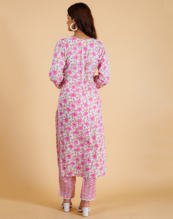 Women Pink Kurta Set - Image 6