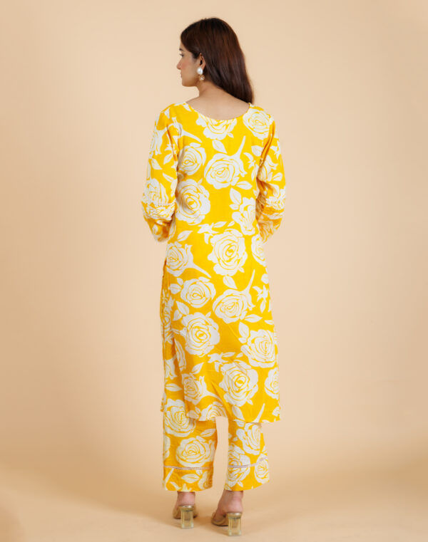 Women Yellow Stright Kurta Set Floral Print - Image 5