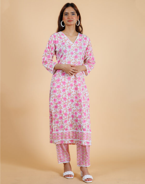Women Pink Kurta Set - Image 2