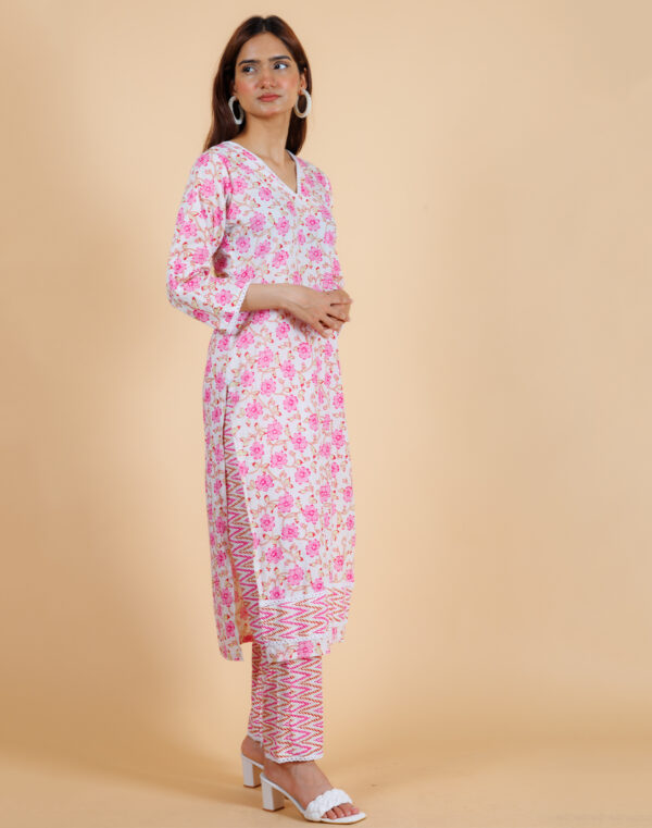 Women Pink Kurta Set - Image 4