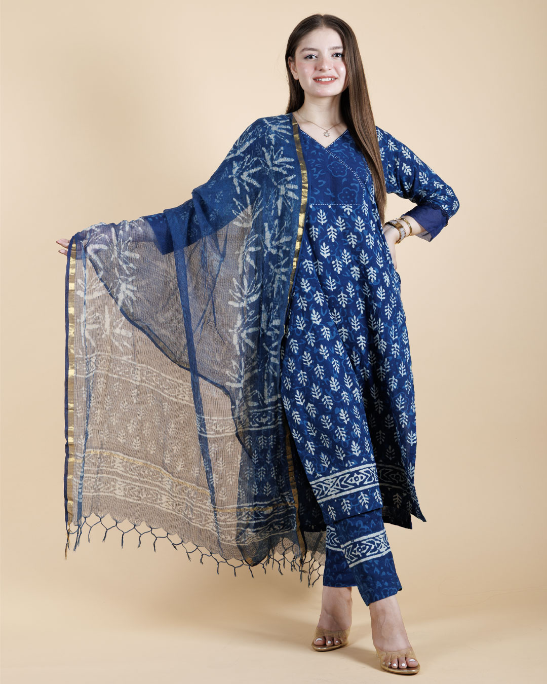 Ethnic Kurta Set With Organza Duptta